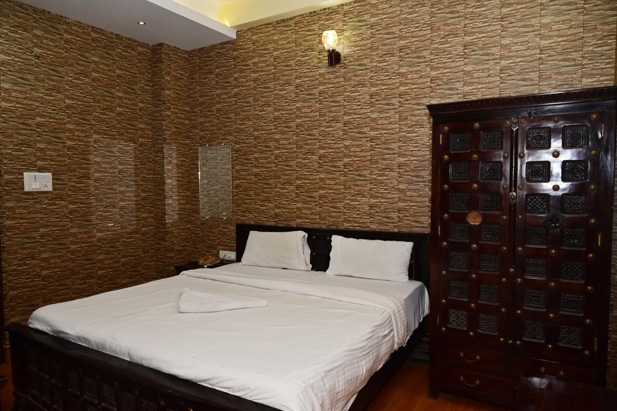 Ganga Monastery Bed & Breakfast 3*